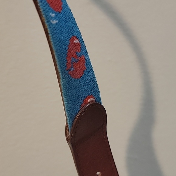 Tucker Blair needlepoint leather blue and red hearts size 34 heart knit - Picture 8 of 8